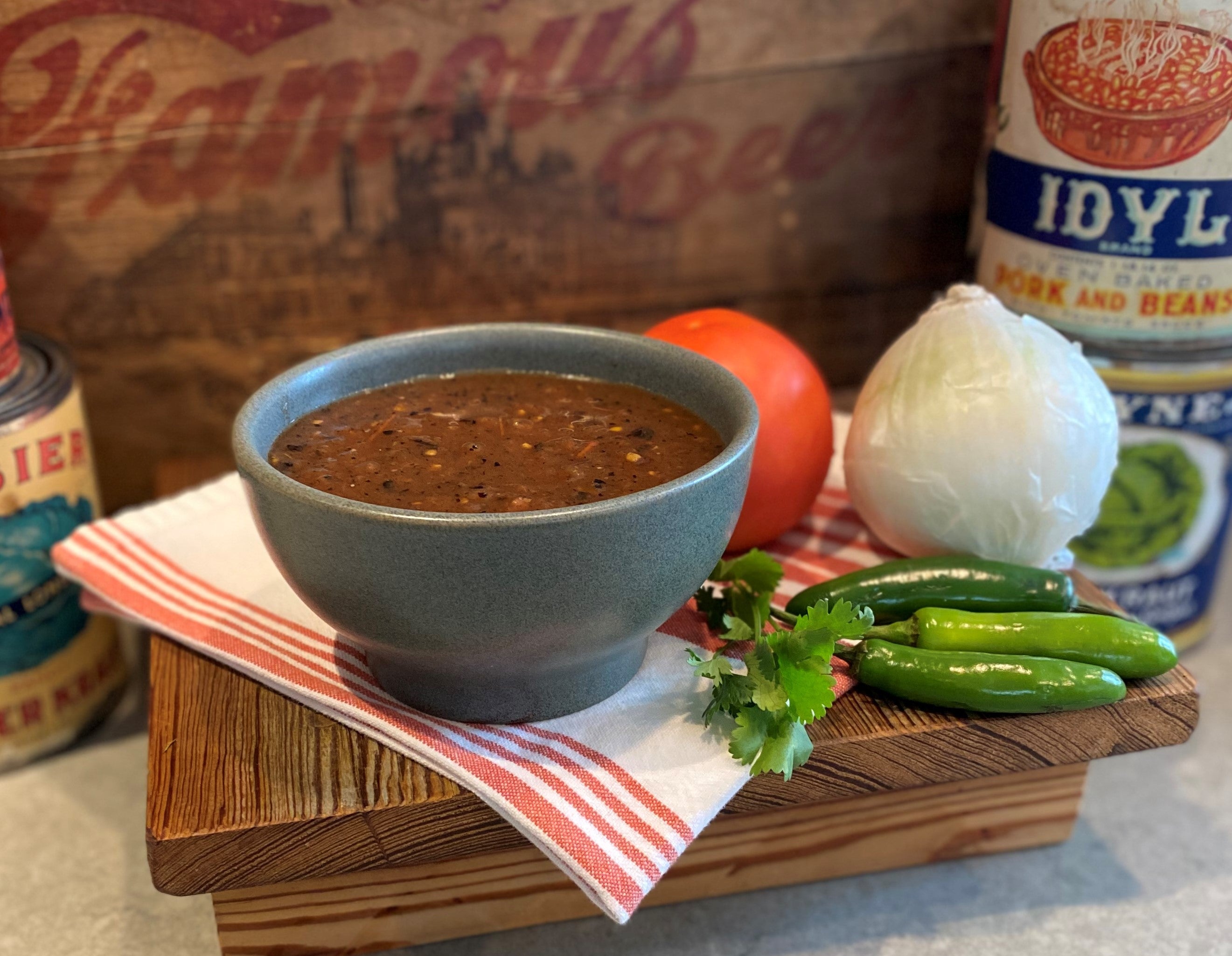 Salsa Roja & Tortilla Chips